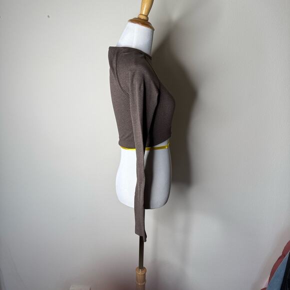 Gymshark Brown Vital Crop Top - Picture 6 of 7